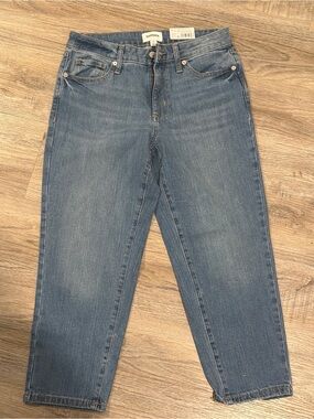 Kohl's Women's Straight-Leg Jeans in Medium Blue Wash